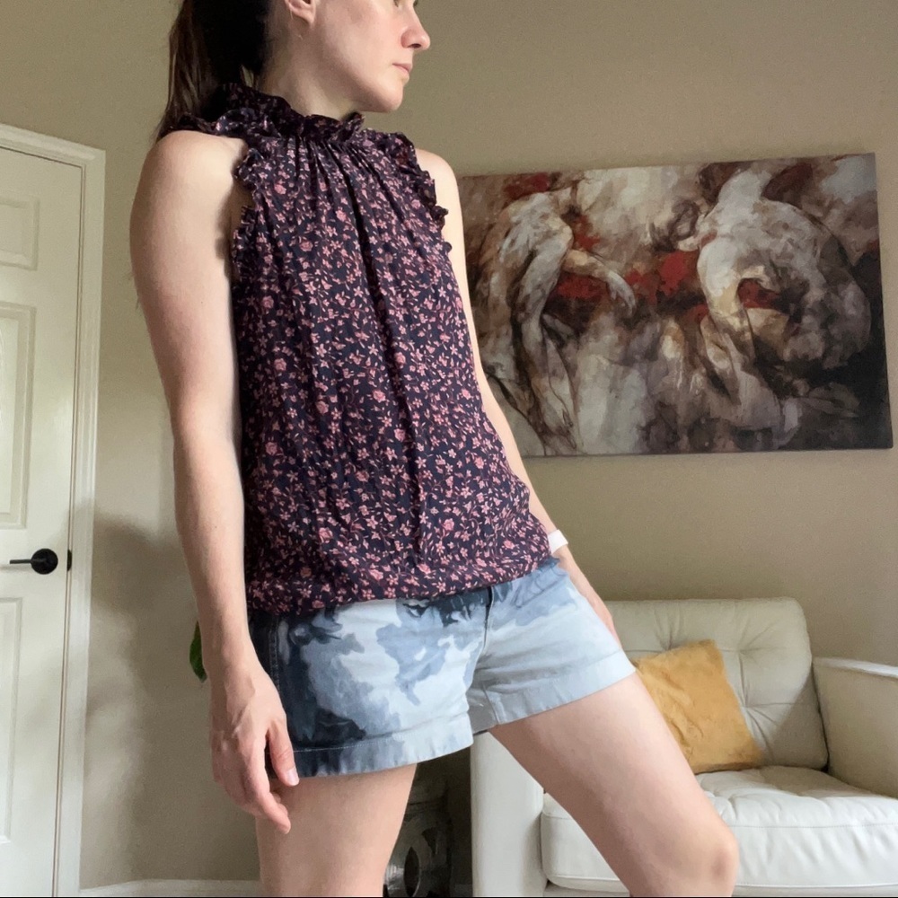 Frame Denim Navy Purple Floral Ruffle Sleeveless 100% Silk Top, size M